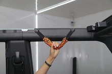 Laden Sie das Bild in den Galerie-Viewer, Autunik 2PC Orange Roll Bar Grab Handles Paracord Grip Handle for Ford Bronco 2021-2023